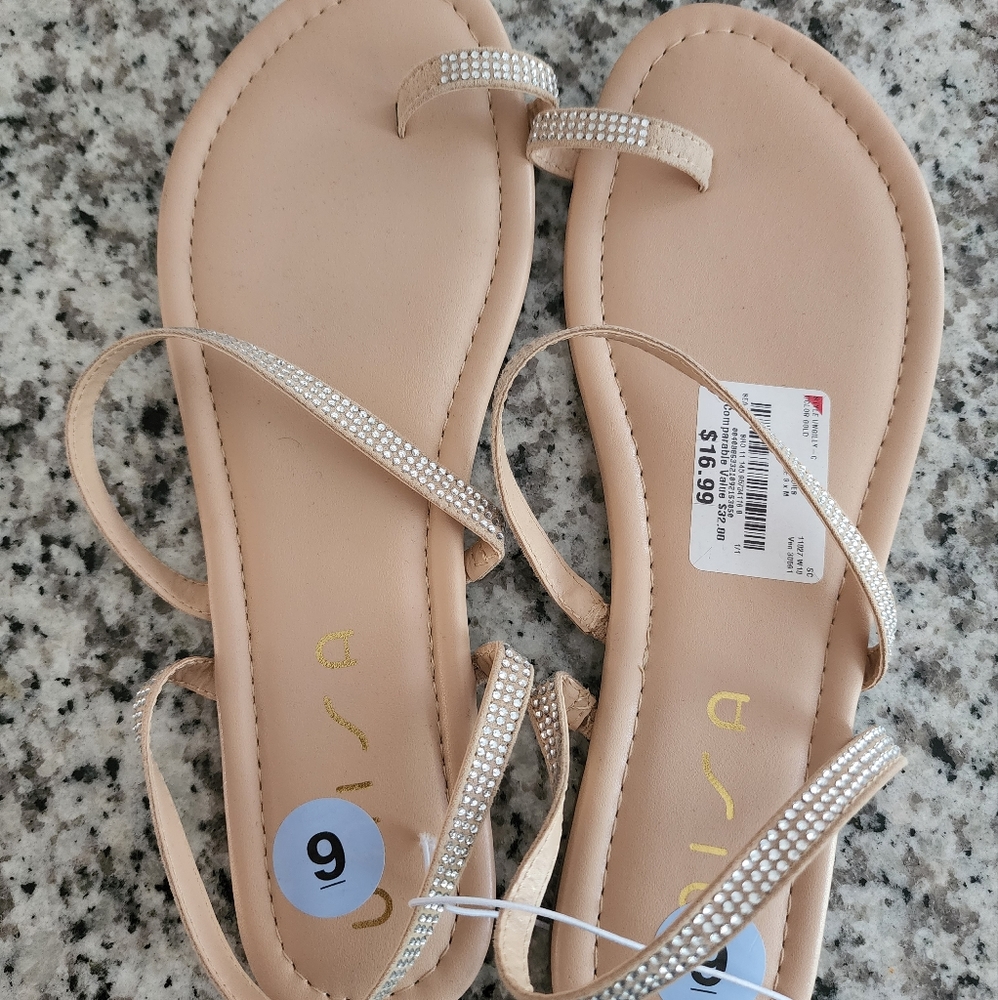 Sandles